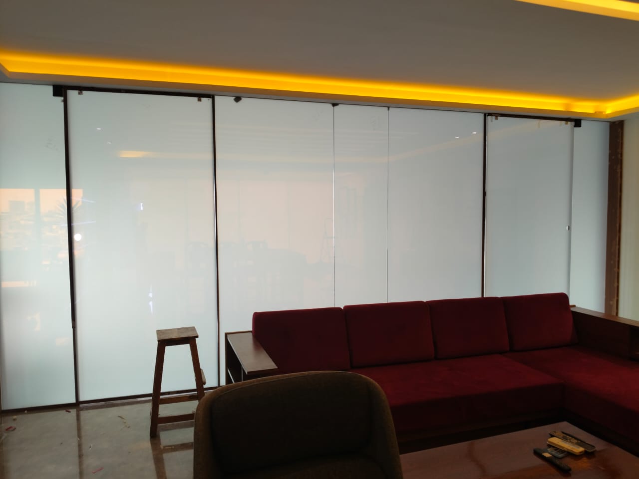 Edge Glaze smart glass in its default private, opaque state with the power off